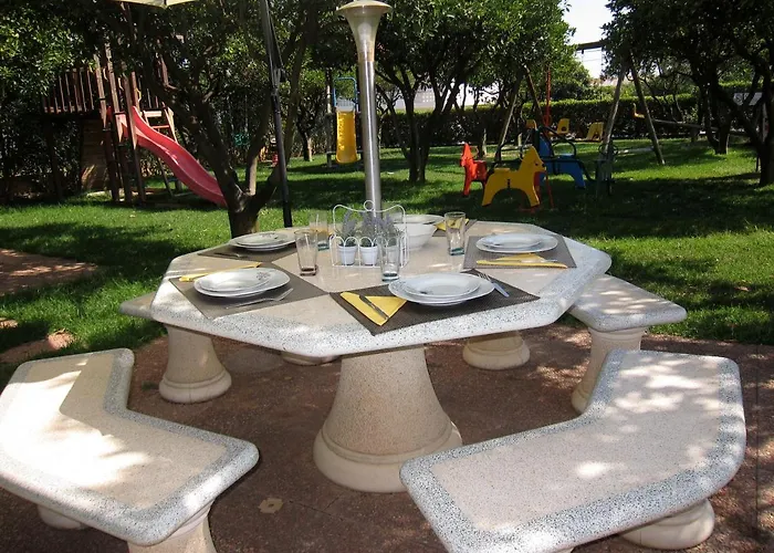 Ch 8, 11 E 12 - Casa Da Horta 3 X T 1 Up To 12 Guests * Olhos de Agua (Albufeira)
